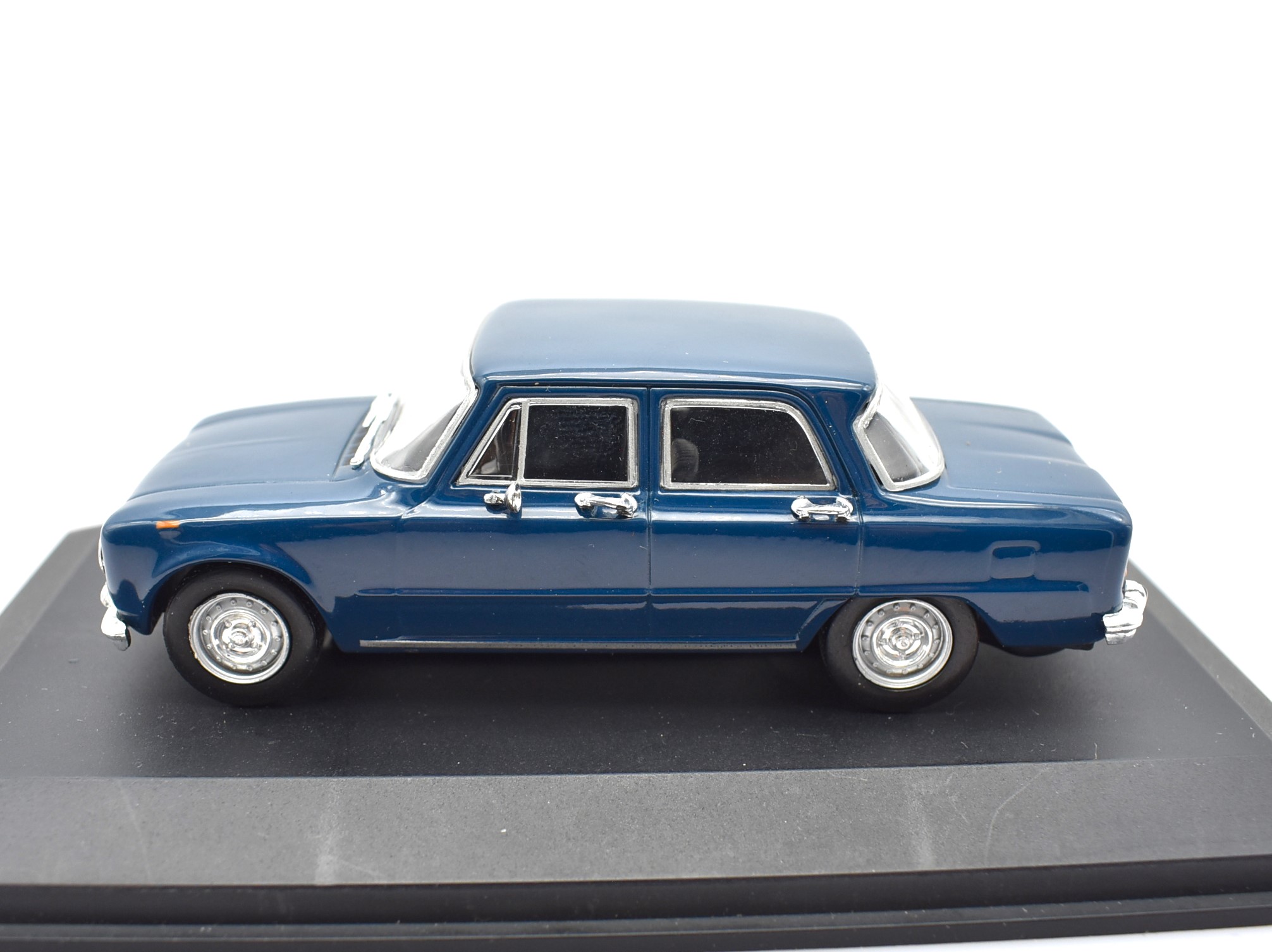 Modellismo Statico Auto 1/43 Acquista online su Vendiloshop