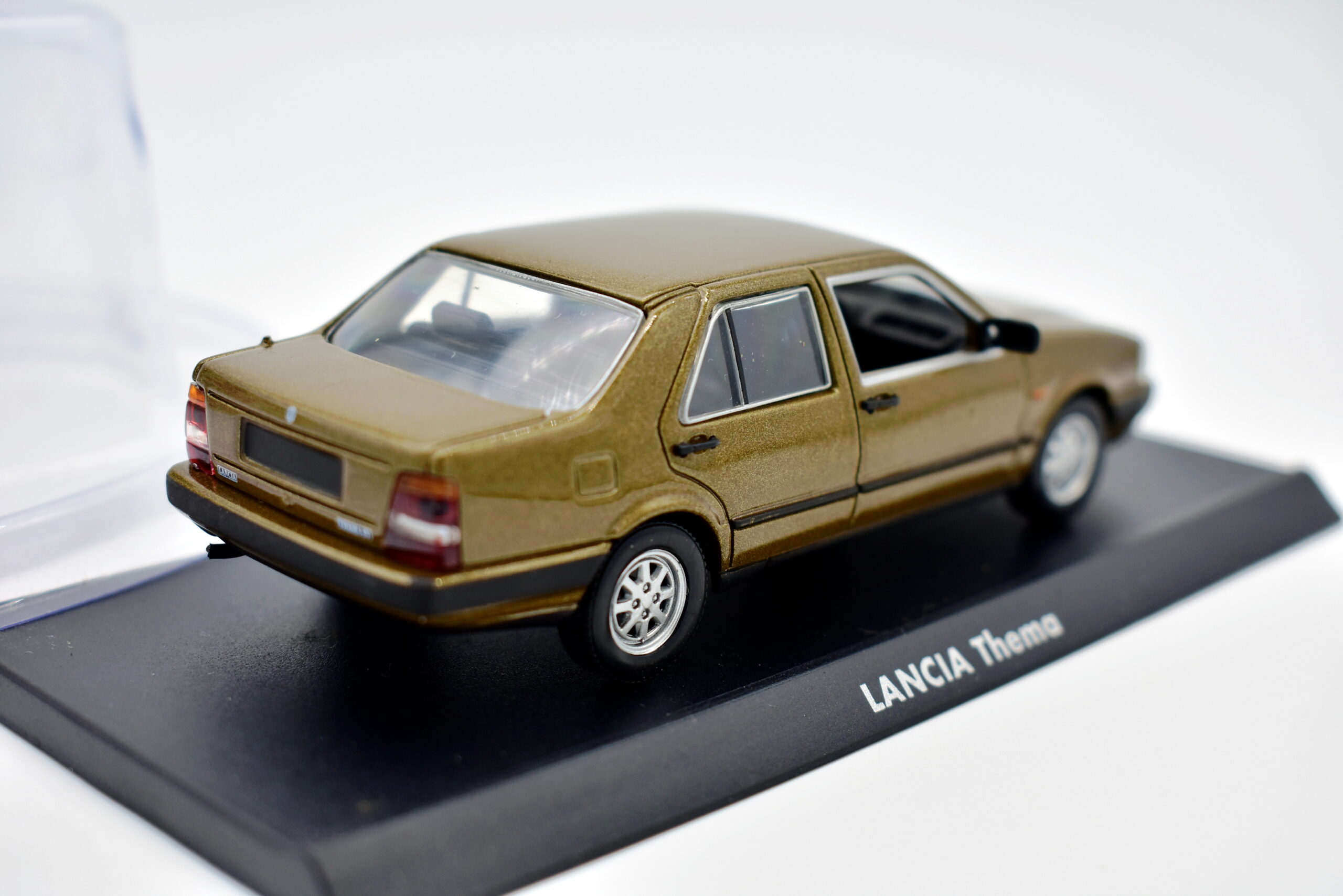 Modellino auto scala 1:43 Lancia Thema Ferrari diecast modellismo