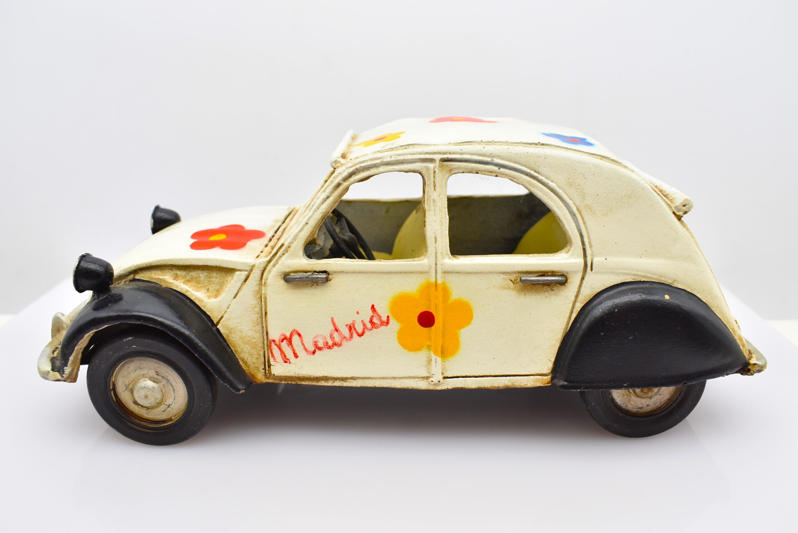 Modellino auto CITROEN 2 CV 2CV scala 1:24 da collezione - Arcadia  Modellismo