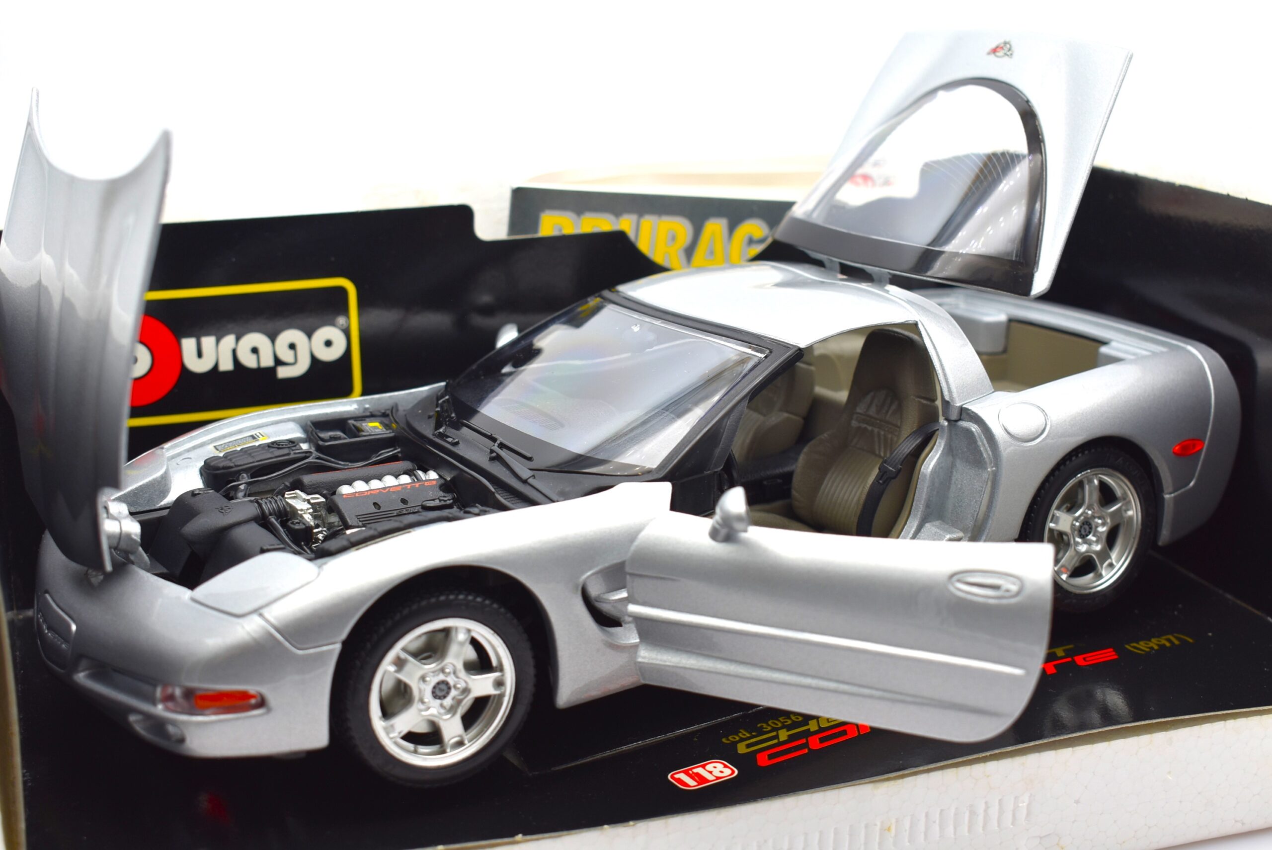 Modellino auto scala 1:18 CHEVROLET CORVETTE diecast modellismo da  collezione