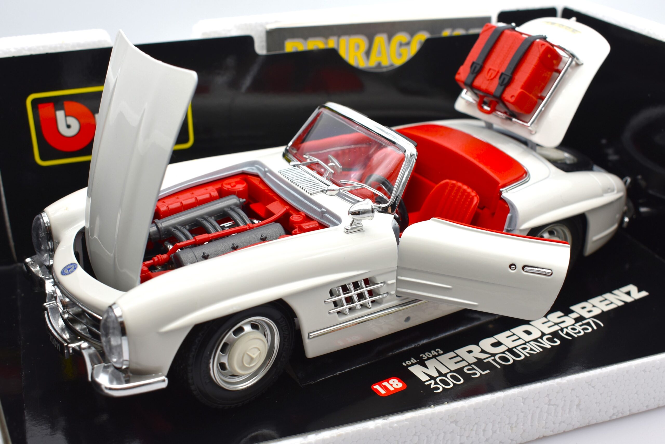 Modellino auto MERCEDES BENZ 300 SL TOURING scala 1:18 Burago diecast  modellismo da collezione