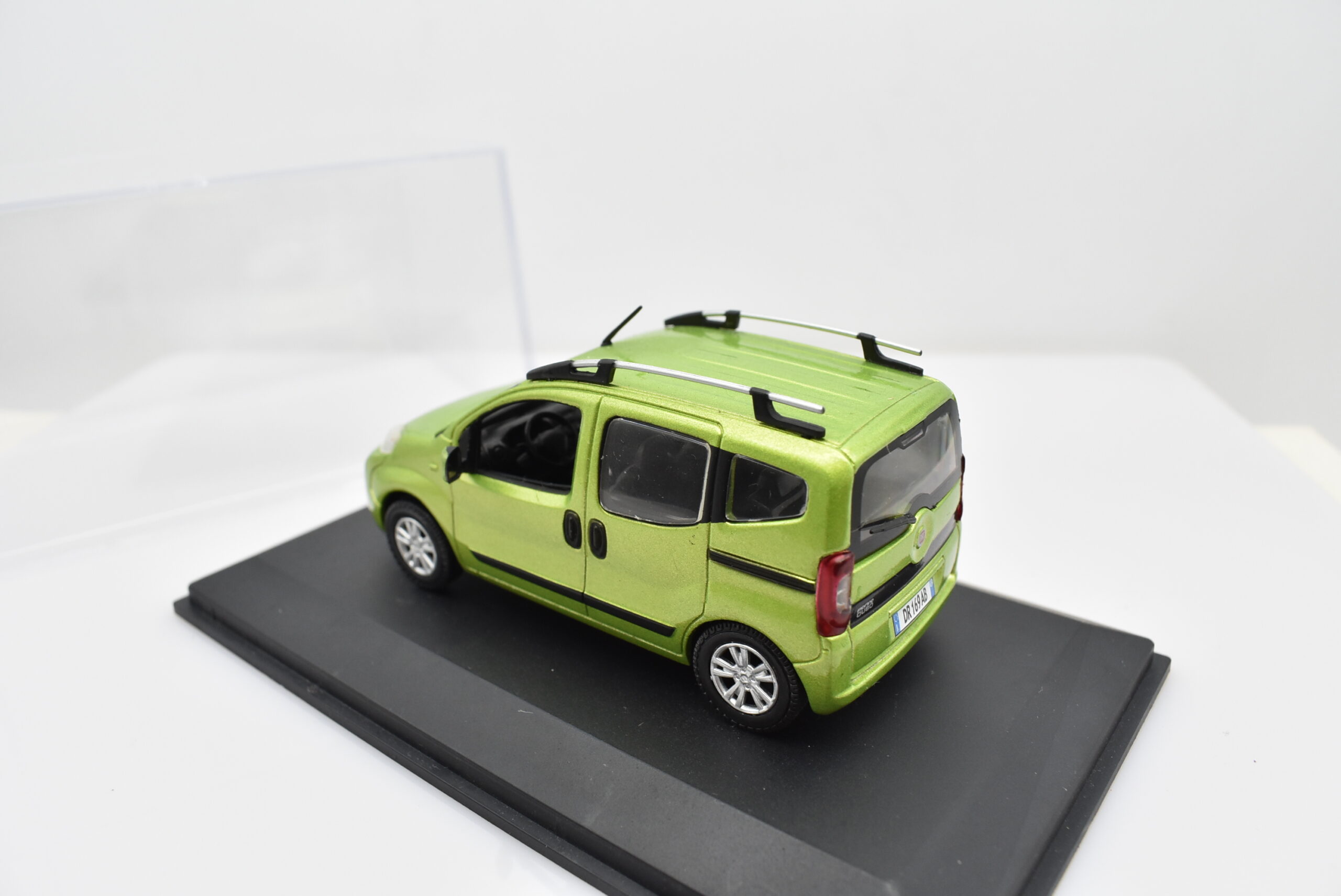 Modellino auto scala 1:43 Fiat QUBO Norev diecast modellismo statico