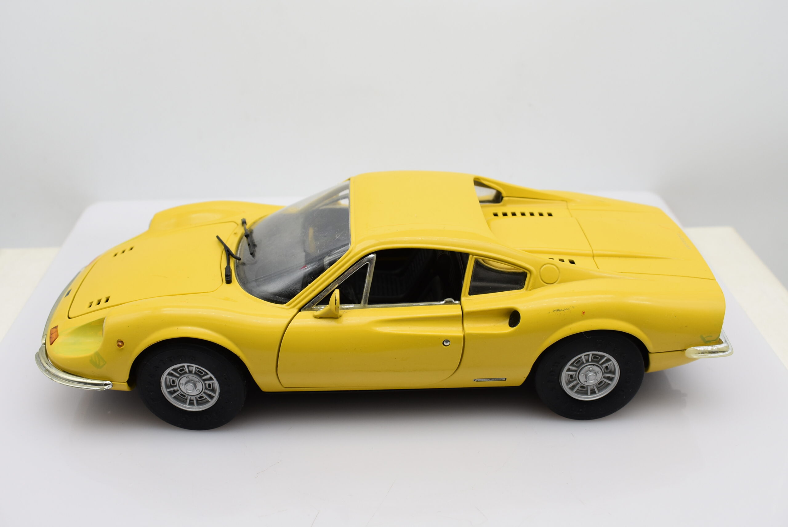 Modellino auto scala 1:18 Ferrari Aimo 246GT Anson modellismo statico  collezione